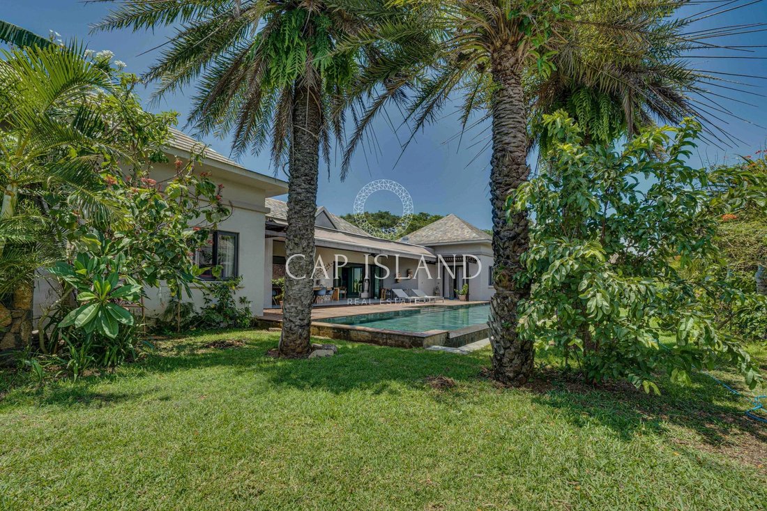 Villa in Grand Baie, Rivière du Rempart District, Mauritius 2 - 14061583