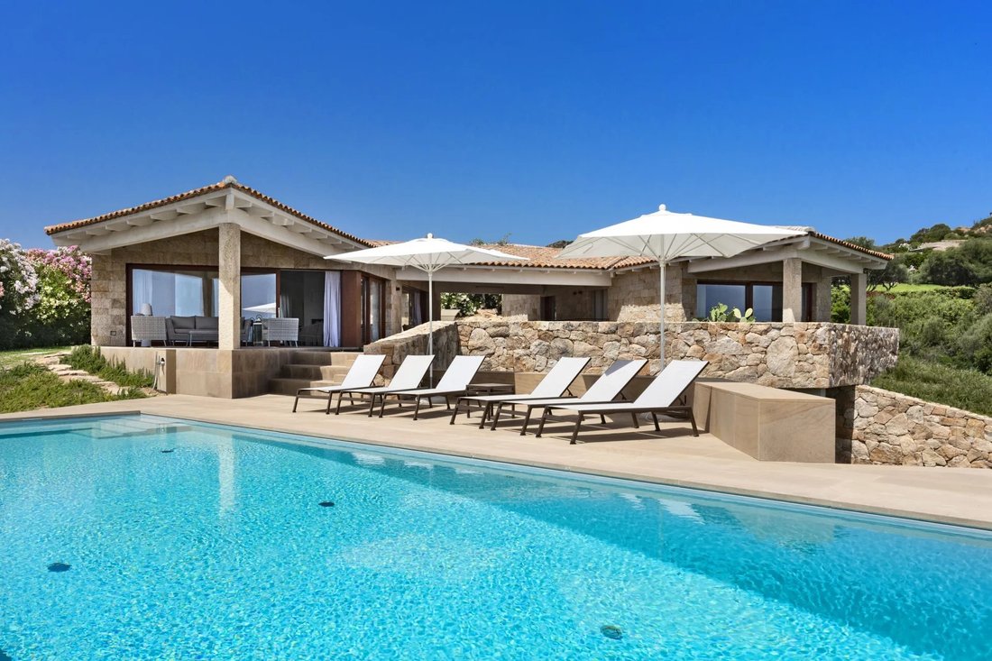 Villa à Lu Fraili di Sotto, Sardaigne, Italie 1 - 13248262
