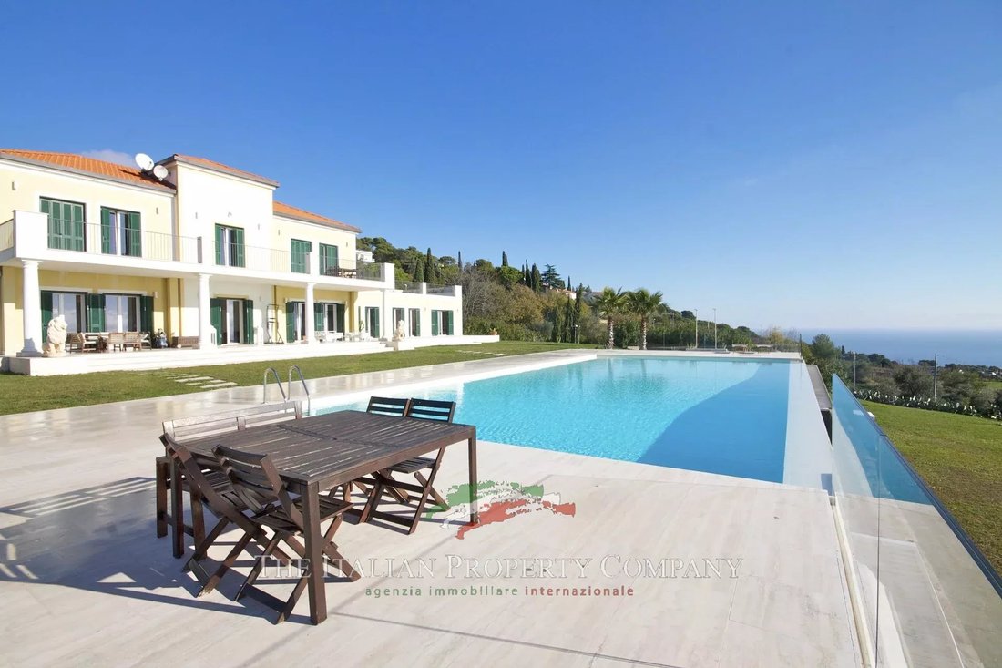 Villa in Cipressa, Liguria, Italy 1 - 11378068