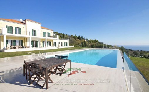 Villa a Cipressa, Liguria, Italia 1