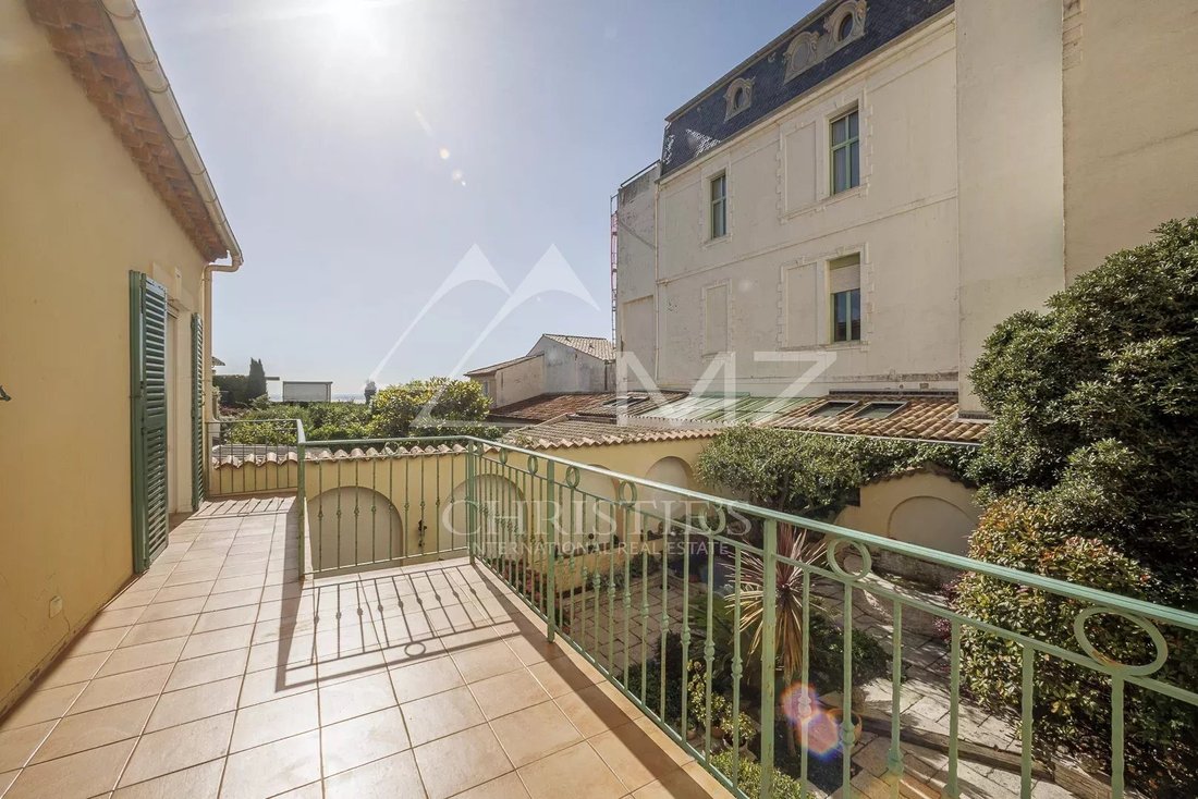 House in Cannes, Provence-Alpes-Côte d'Azur, France 2 - 14305043