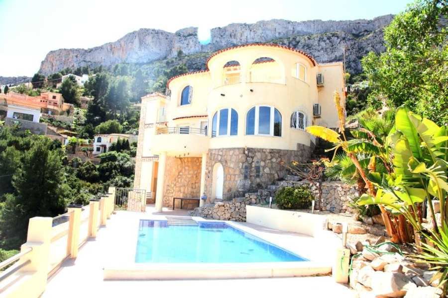 Villa in Calp / Calpe, Valencian Community, Spain 1 - 12417112