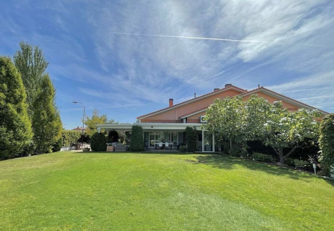 Villa in Hortaleza, Madrid, Spain 1 - 12522268