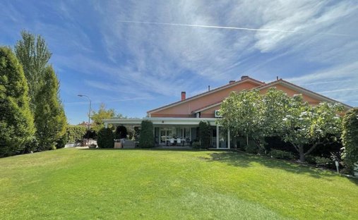 Villa in Hortaleza, Madrid, Spain 1