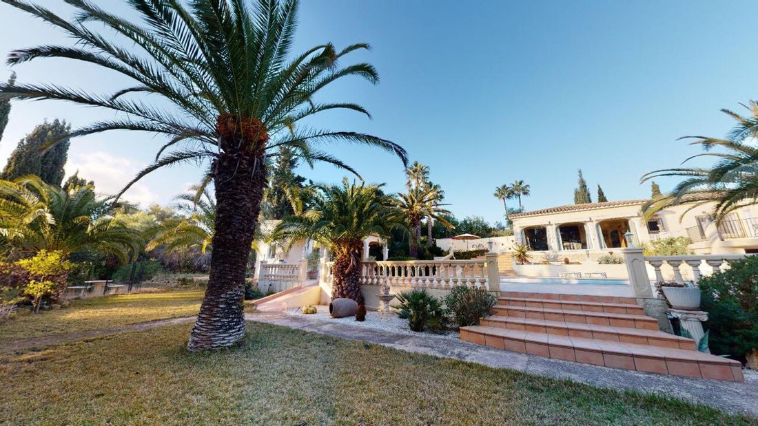 Villa in l'Alfas del Pi, Valencian Community, Spain 1 - 12417041