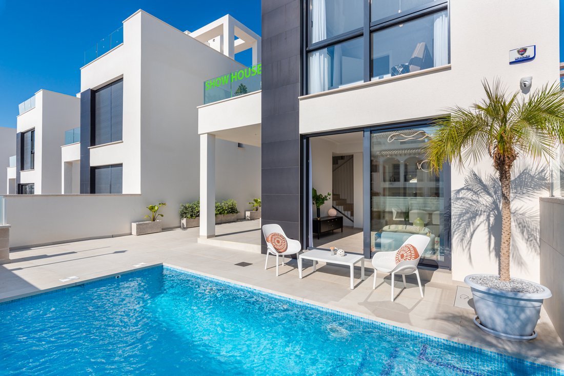 Villa in Orihuela, Valencian Community, Spain 2 - 12416993