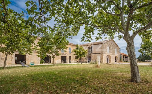 Estate in Campagne, Tarascon, France 1