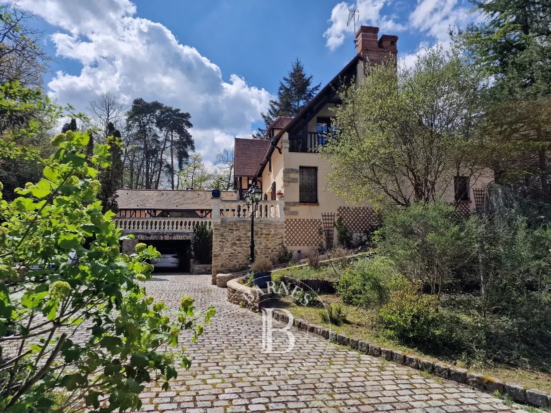 House in Poigny-la-Forêt, Ile-de-France, France 2 - 11140480