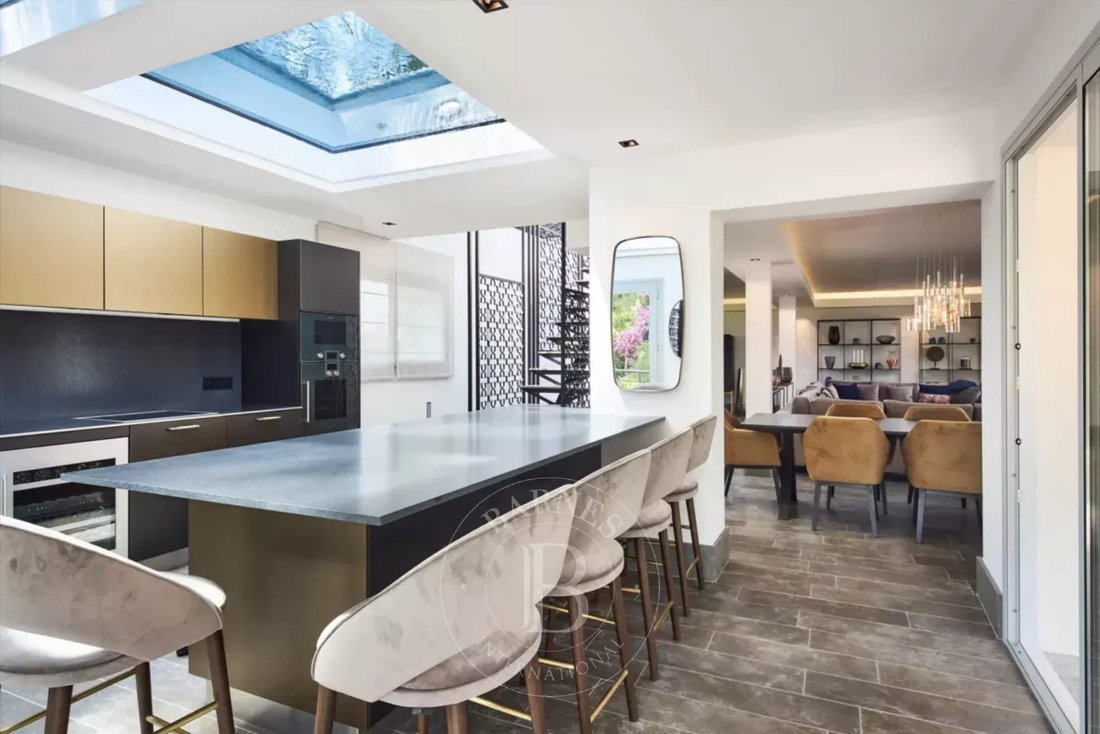 Villa in Antibes, Provence-Alpes-Côte d'Azur, France 3 - 13558397