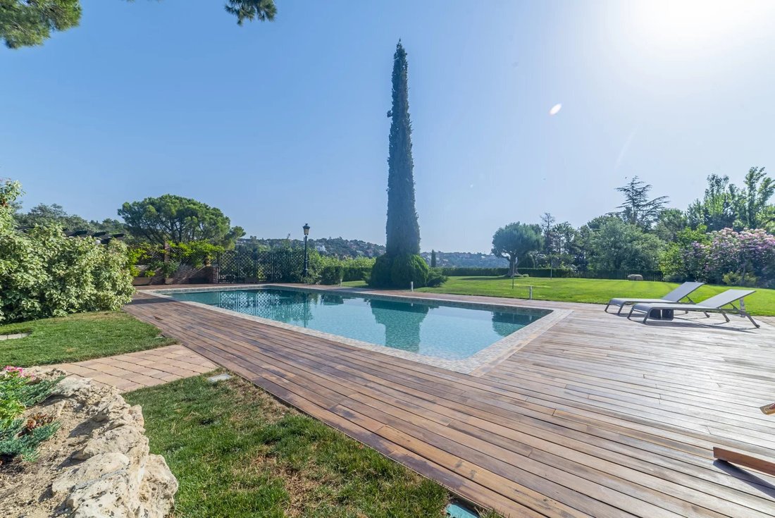 Chalet in Torrelodones, Comunidad de Madrid, Spain 2 - 12259633
