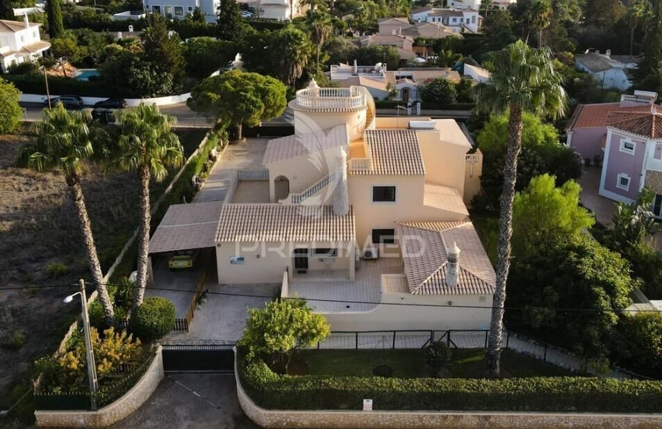 House in Lagoa e Carvoeiro, Algarve, Portugal 1 - 15176679