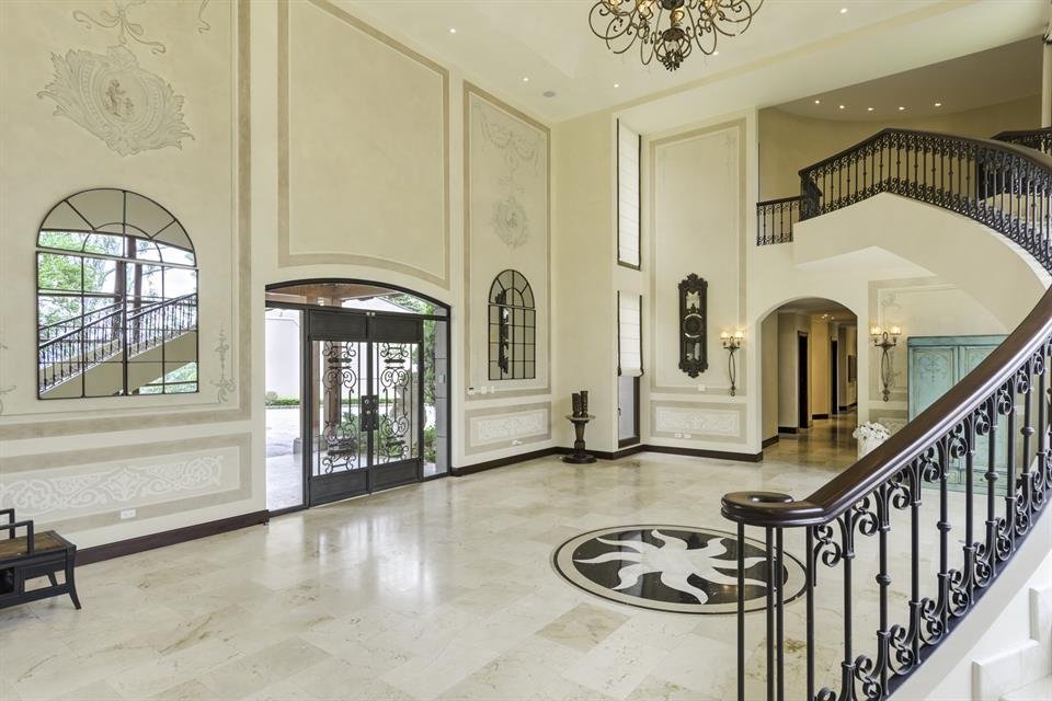 Estate in Escazu, San José Province, Costa Rica 2 - 11177375