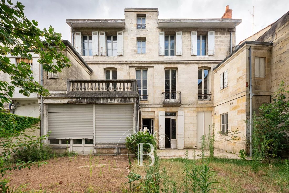 Estate in Grand Parc-Chartrons-Paul Doumer, Bordeaux, France 1 - 13085941