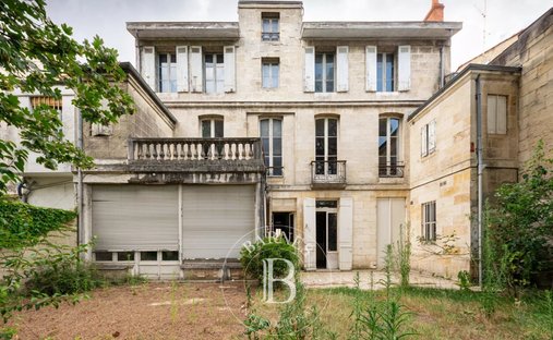 House in Bordeaux, Nouvelle-Aquitaine, France 1