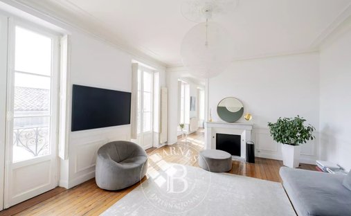 Apartment in Hôtel de Ville-Quinconce-Saint Seurin-Fondaudège, Bordeaux, France 1