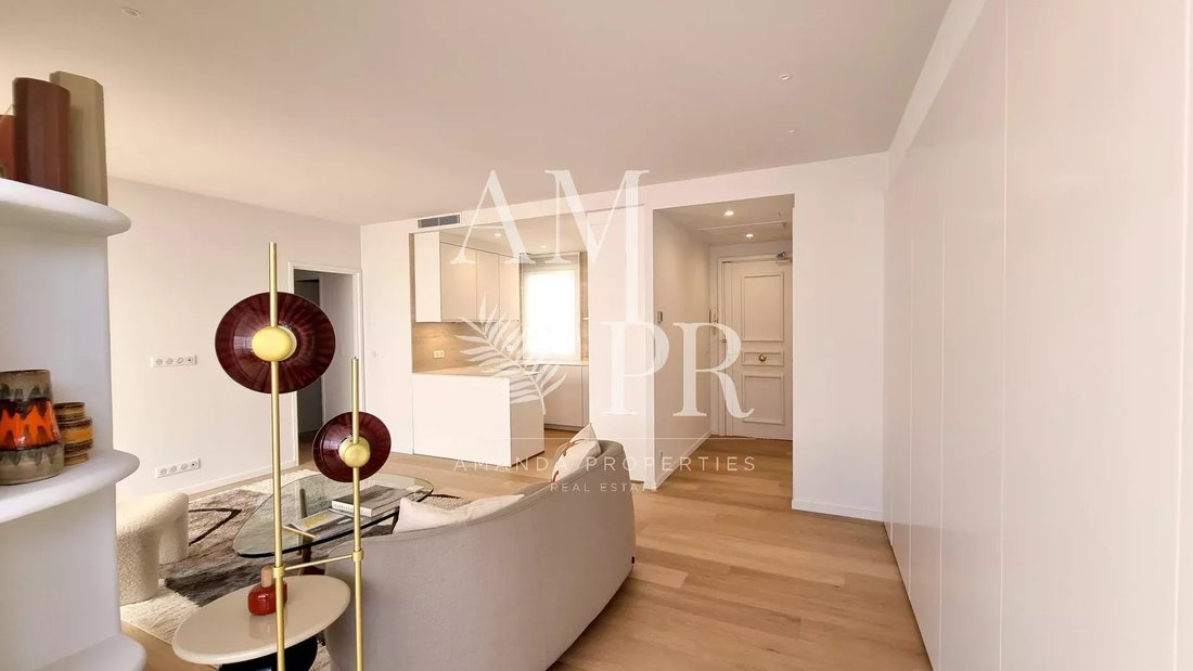 Appartamento a Costa Azzurra, Provenza-Alpi-Costa Azzurra, Francia 3 - 13063021