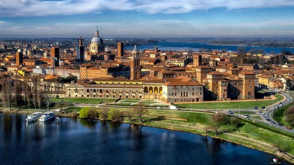 Apartment in Historic Center, Mantua, Lombardy 1 - 15176314