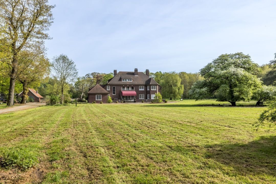 Villa in Born, Limburg, Netherlands 5 - 14709049