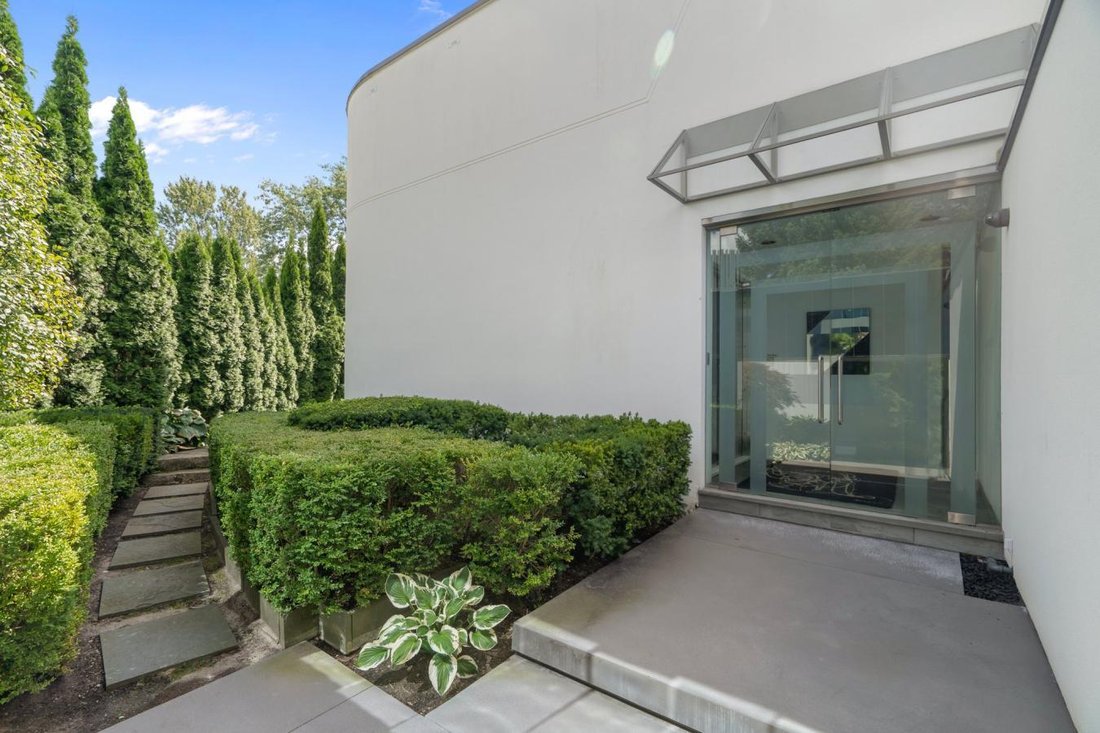 House in Toronto, Ontario, Canada 2 - 15175691