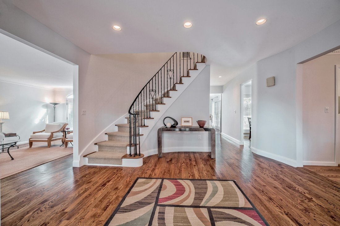 House in Port Washington, New York, United States 2 - 15176849