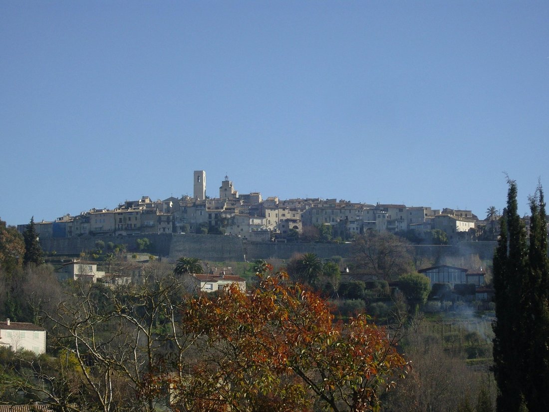 Villa in Saint-Paul-de-Vence, Provence-Alpes-Côte d'Azur, France 2 - 12379736