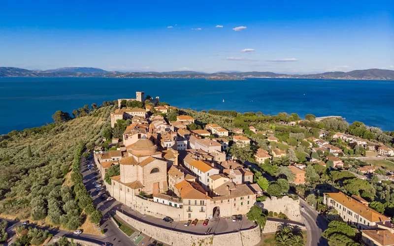 Estate in Castiglione del Lago, Umbria, Italy 1 - 15176349