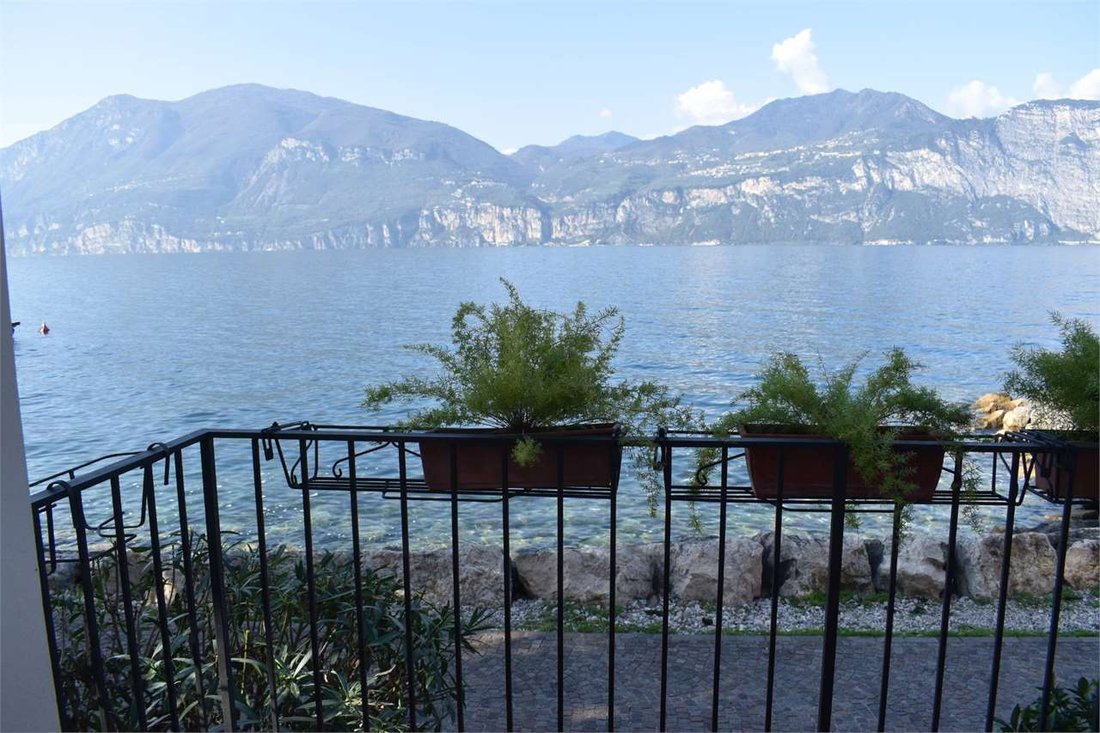 Villa in Brenzone sul Garda, Veneto, Italy 3 - 15176301