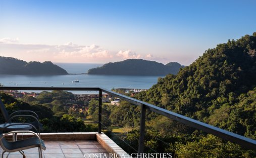 House in Playa Herradura, Puntarenas Province, Costa Rica 1