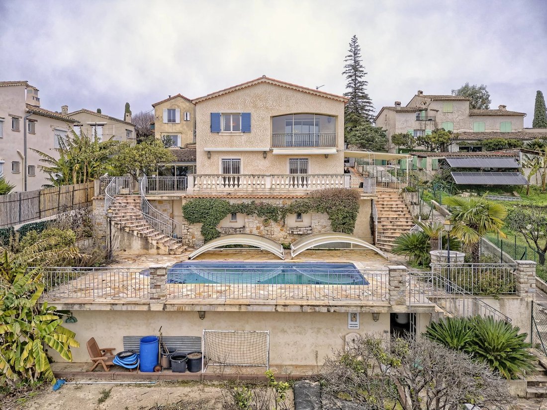 Villa in Saint-Paul-de-Vence, Provence-Alpes-Côte d'Azur, France 1 - 12475908