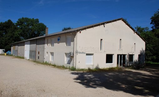 Saint-Paul-de-Varax, Auvergne-Rhône-Alpes, France 1