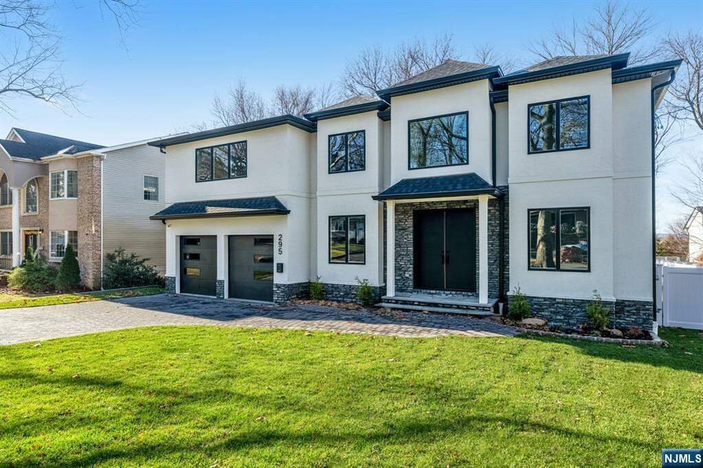 House in Paramus, New Jersey, United States 1 - 15166615