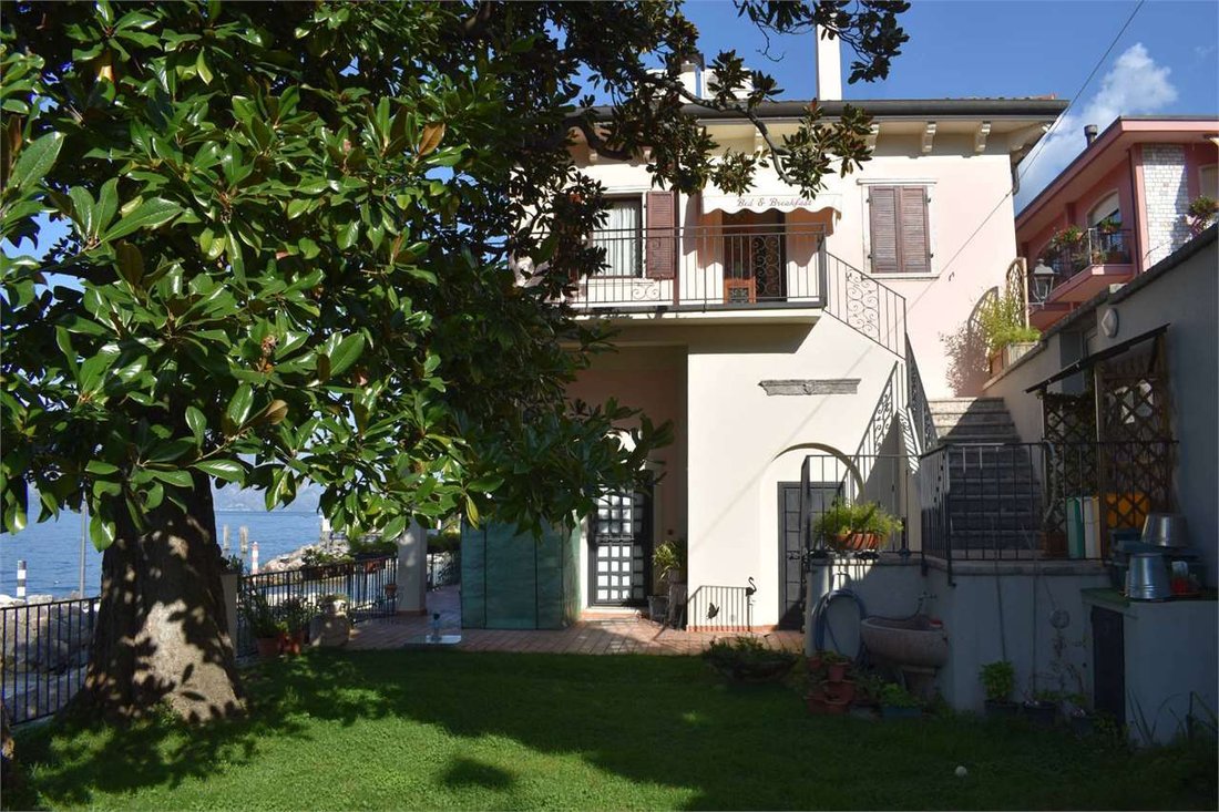 Villa in Brenzone sul Garda, Veneto, Italy 2 - 15176301