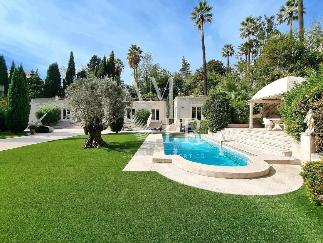 House in Cannes, Provence-Alpes-Côte d'Azur, France 1 - 12294468