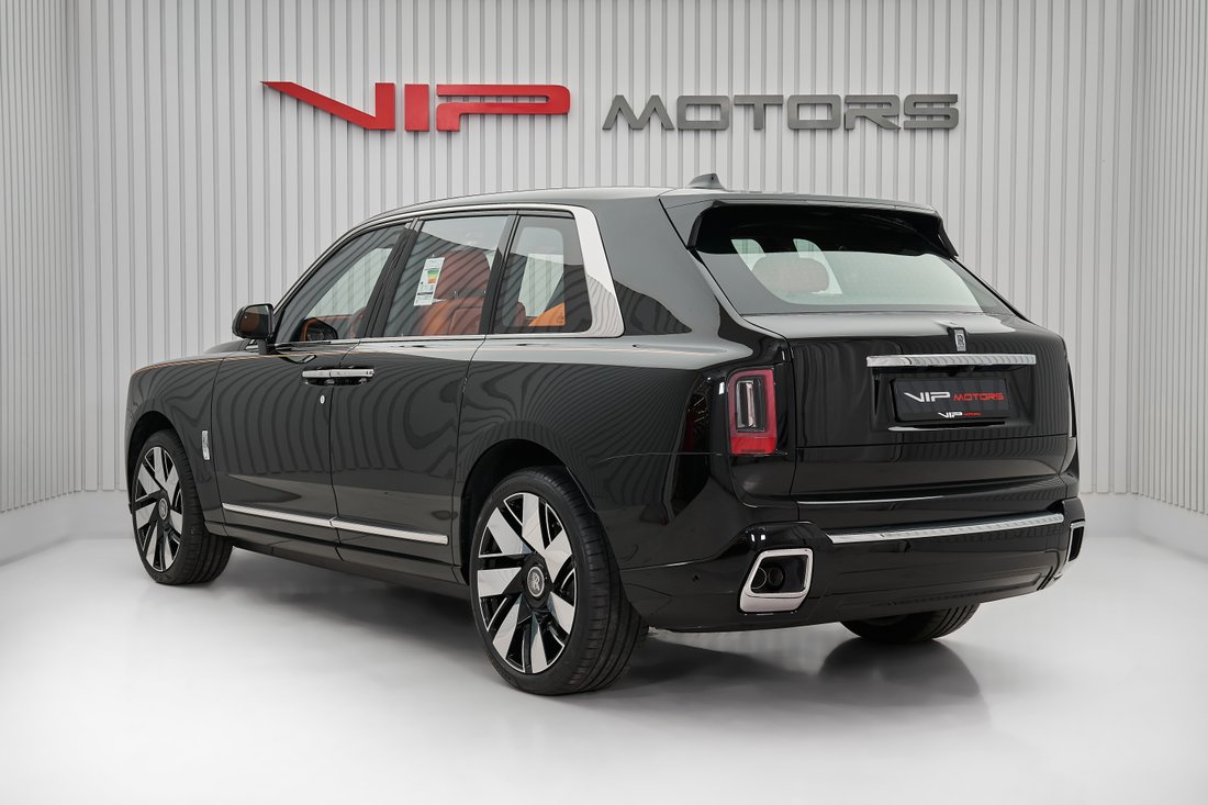 Suv in Dubai, Dubai, United Arab Emirates 4 - 15176263