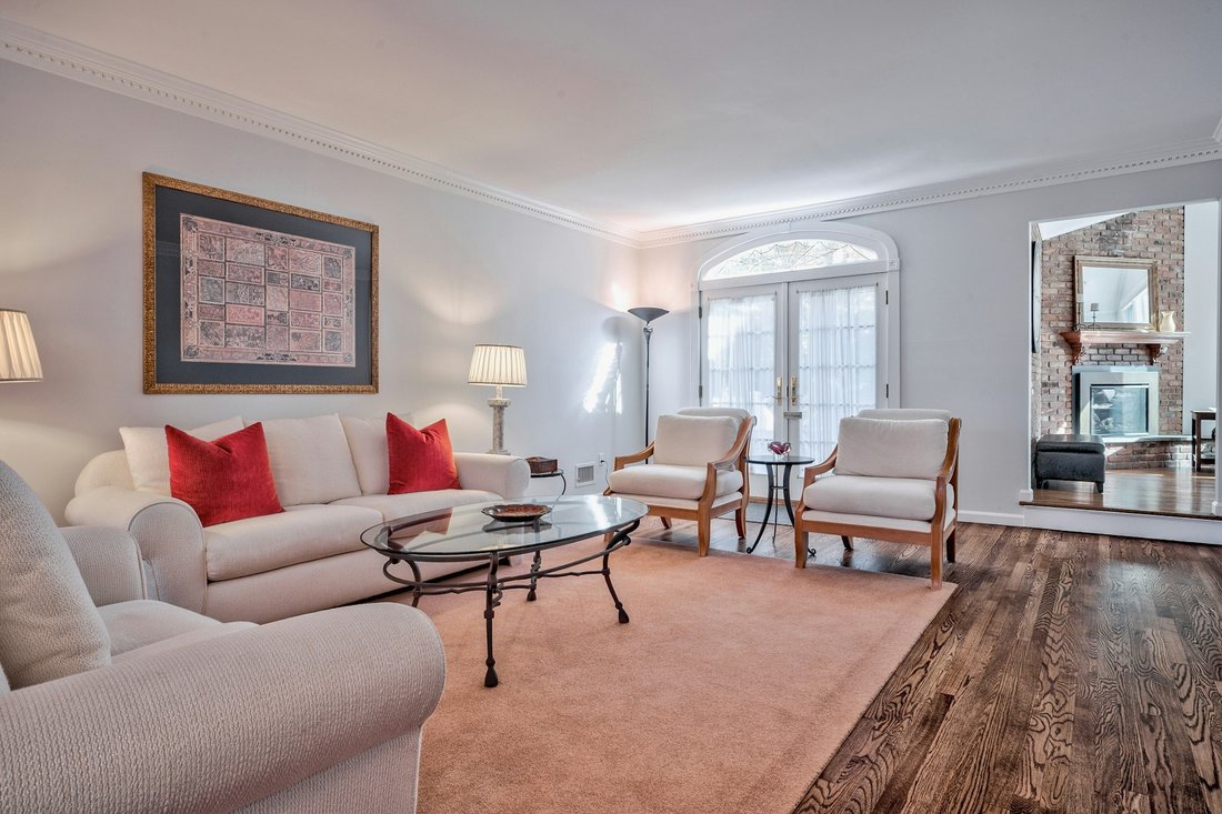 House in Port Washington, New York, United States 3 - 15176849