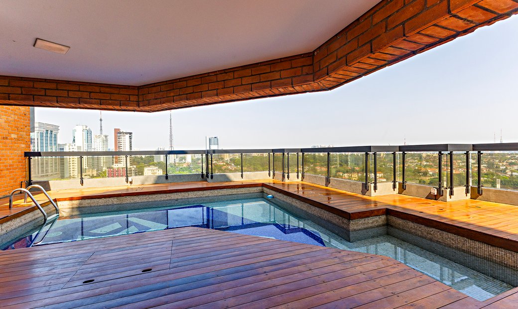 Fresh Look at Penthouse With Panoramic Views And In São Paulo State Of