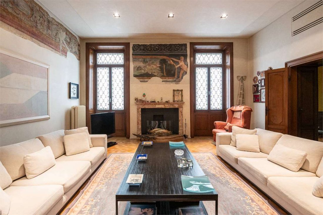 Apartment in Historic Center, Mantua, Lombardy 3 - 15176314