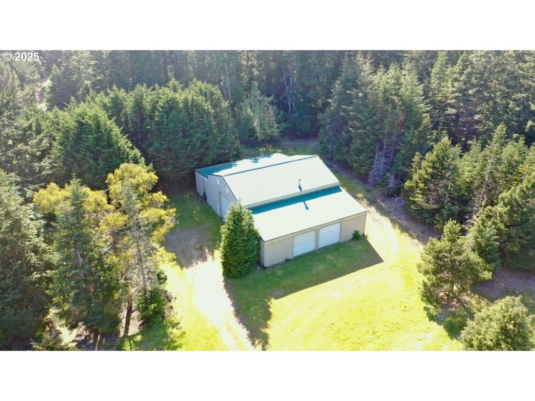 Farm Ranch in Port Orford, Oregon, United States 3 - 15177007