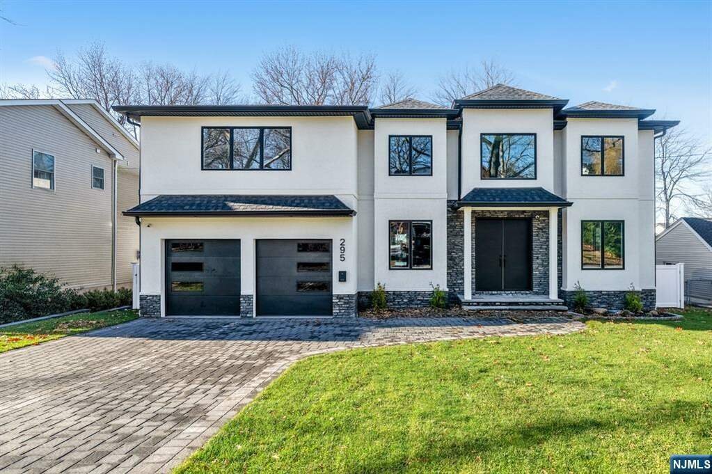 House in Paramus, New Jersey, United States 3 - 15166615