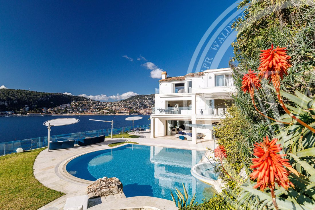 Villa in Saint-Jean-Cap-Ferrat, Provence-Alpes-Côte d'Azur, France 1 - 15138542