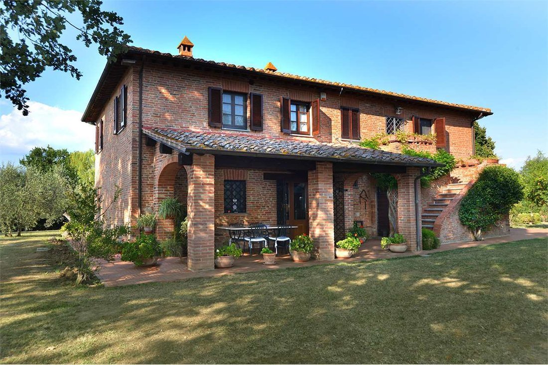 Estate in Castiglione del Lago, Umbria, Italy 2 - 15176349