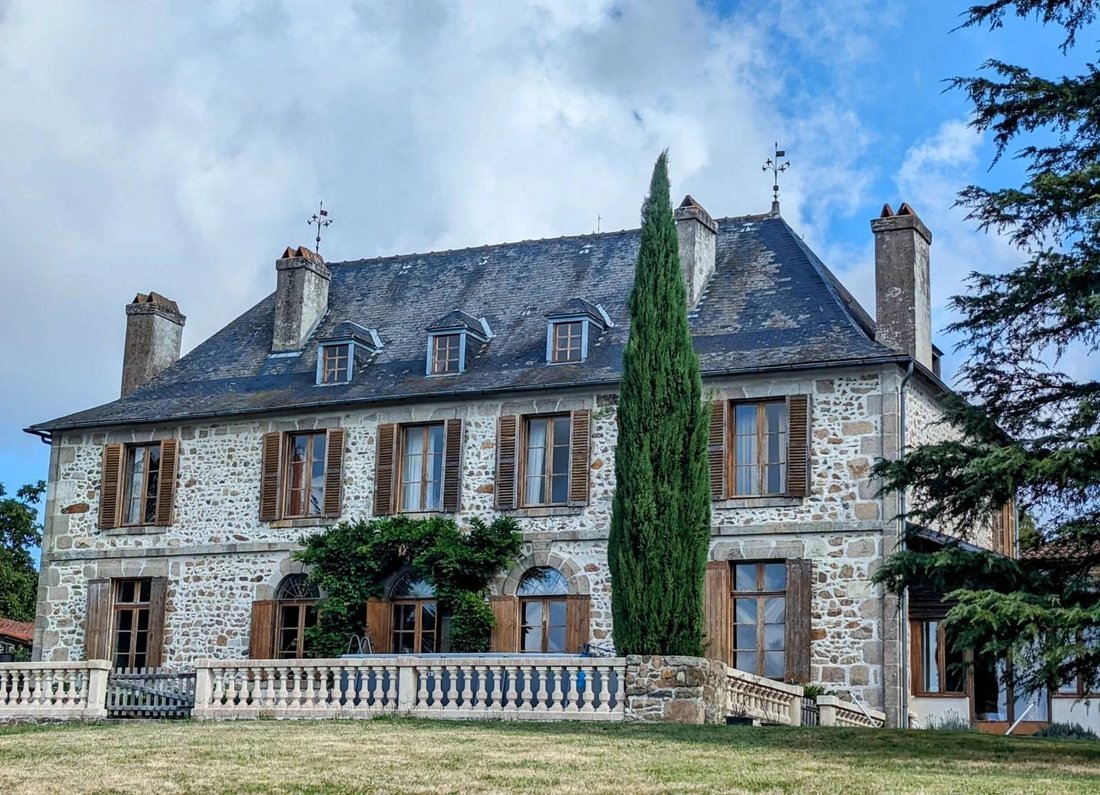Country House in Lesterps, Nouvelle-Aquitaine, France 2 - 14734524
