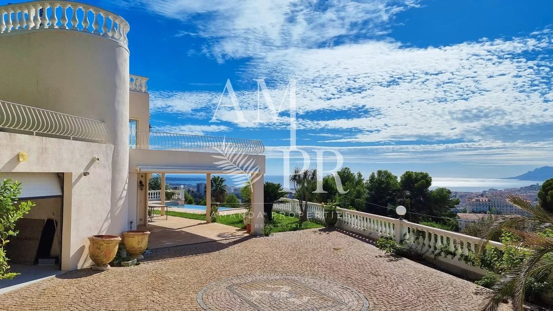 Villa in Cannes, Provence-Alpes-Côte d'Azur, France 2 - 11739616