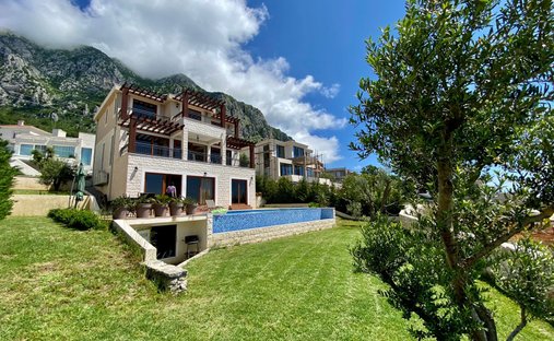Villa in Blizikuće, Budva Municipality, Montenegro 1