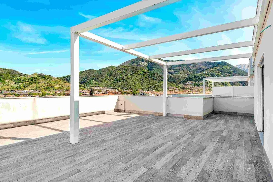 Penthouse in Center, Massa, Italy 4 - 15176014