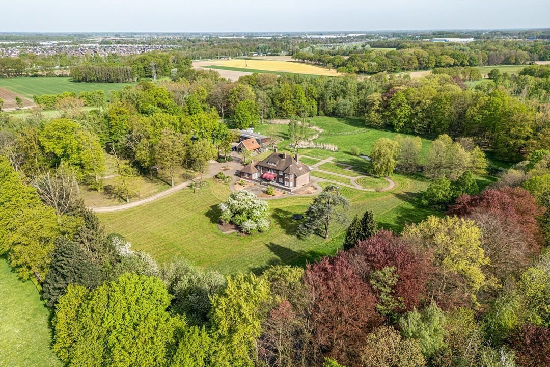 Villa in Born, Limburg, Netherlands 2 - 14709049
