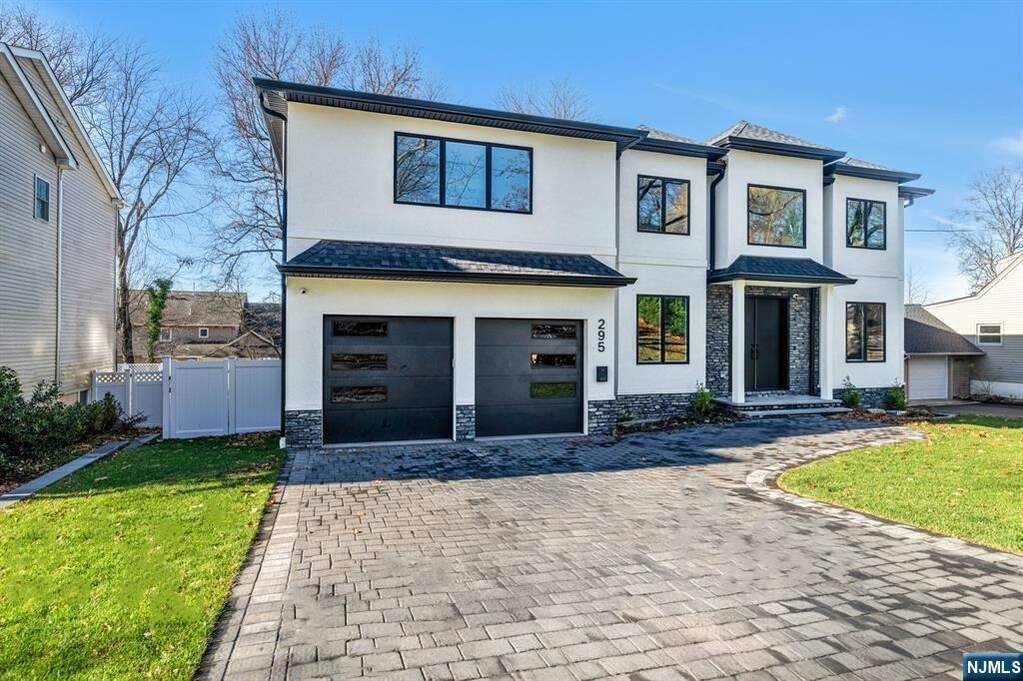 House in Paramus, New Jersey, United States 2 - 15166615