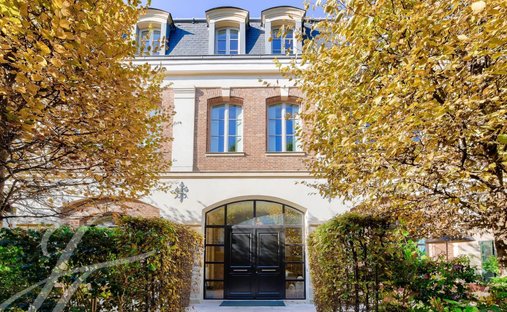 House in Paris, Île-de-France, France 1