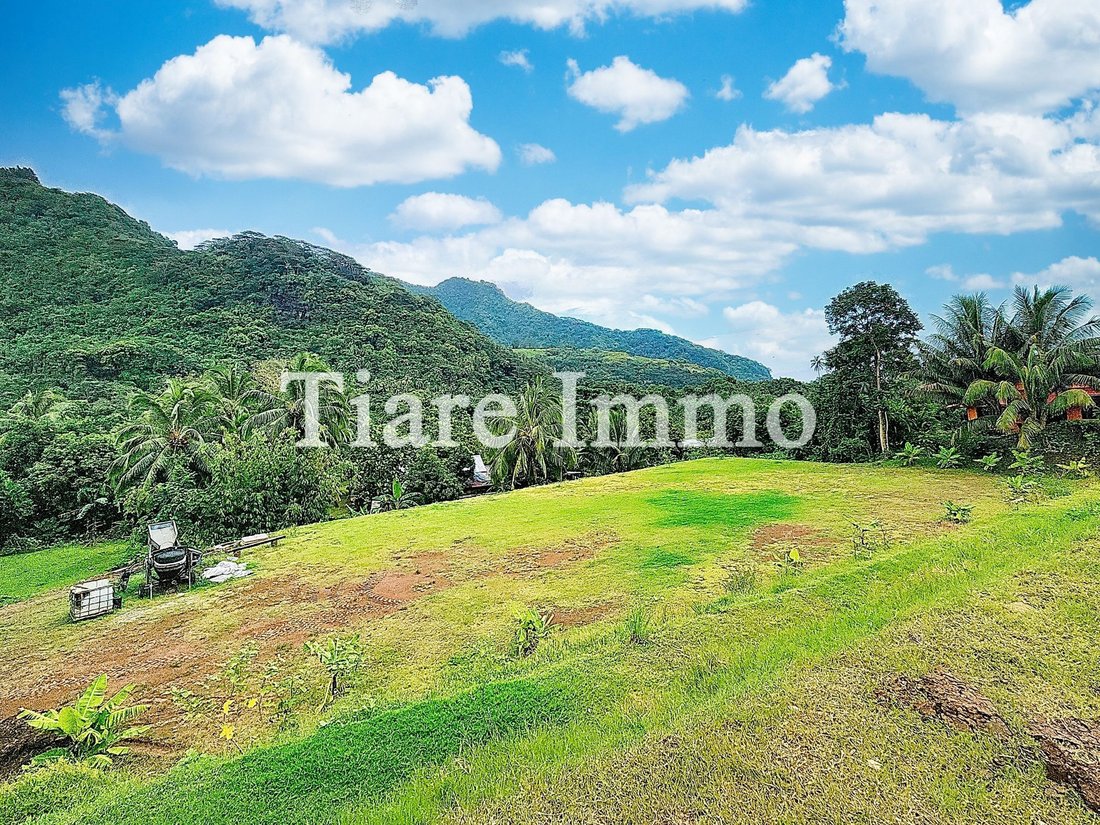 Land in Moorea-Maiao, Windward Islands, French Polynesia 1 - 15177936