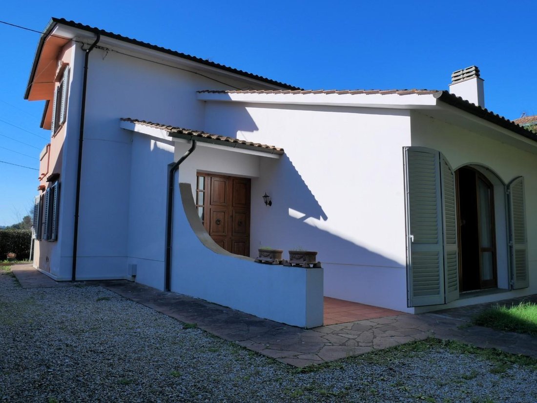 Villa in Villanuova, Empoli, Tuscany 2 - 15176008